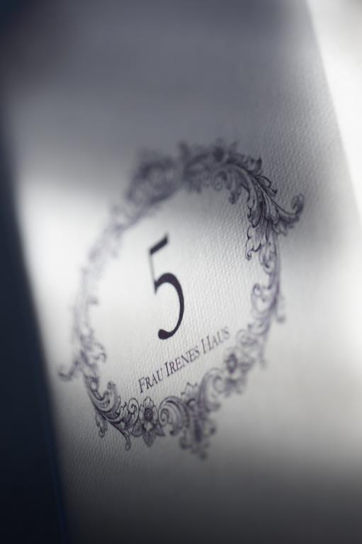 Frau Irenes Haus Apartment Sarti Bagian luar foto