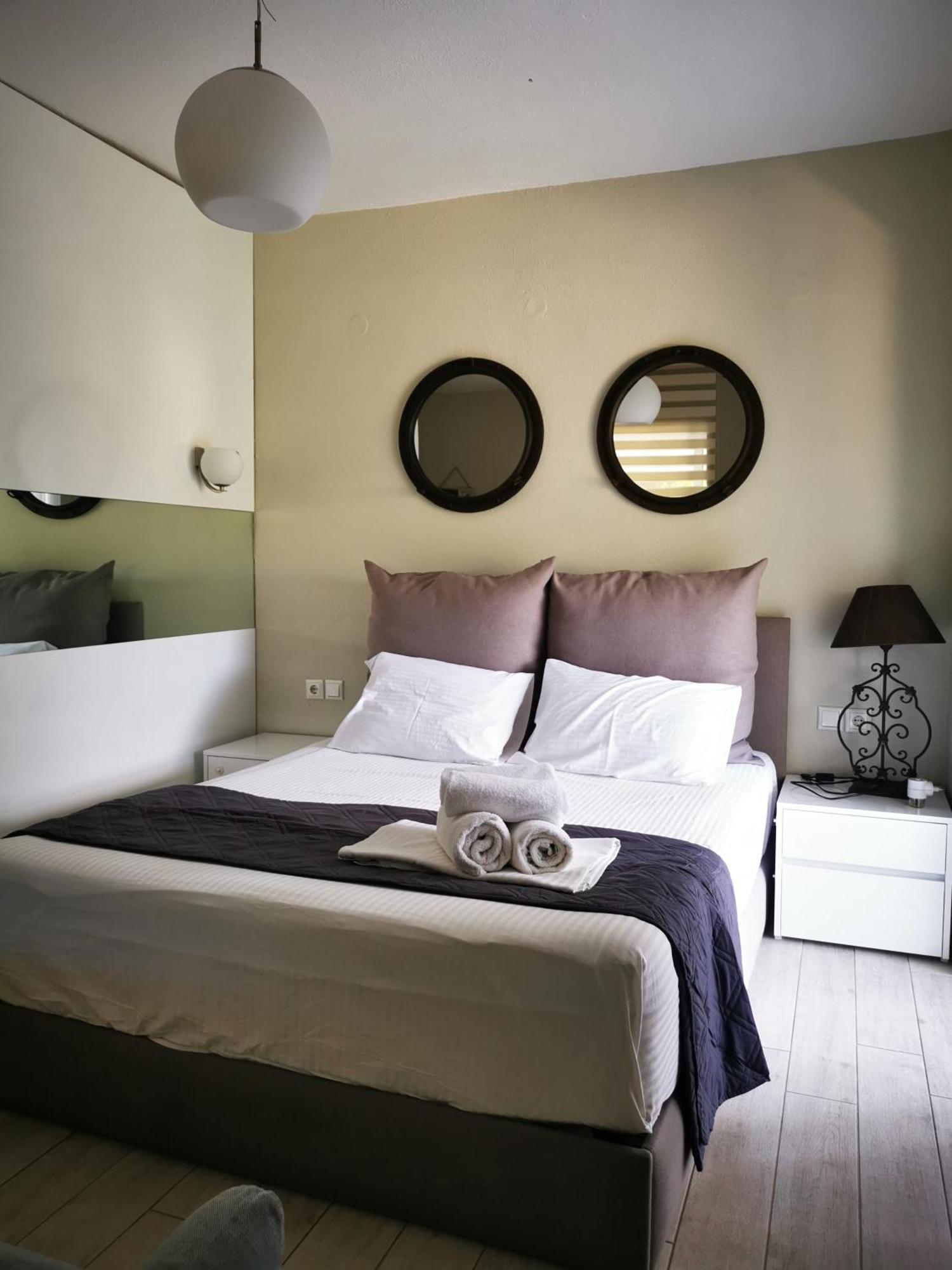 Frau Irenes Haus Apartment Sarti Bagian luar foto