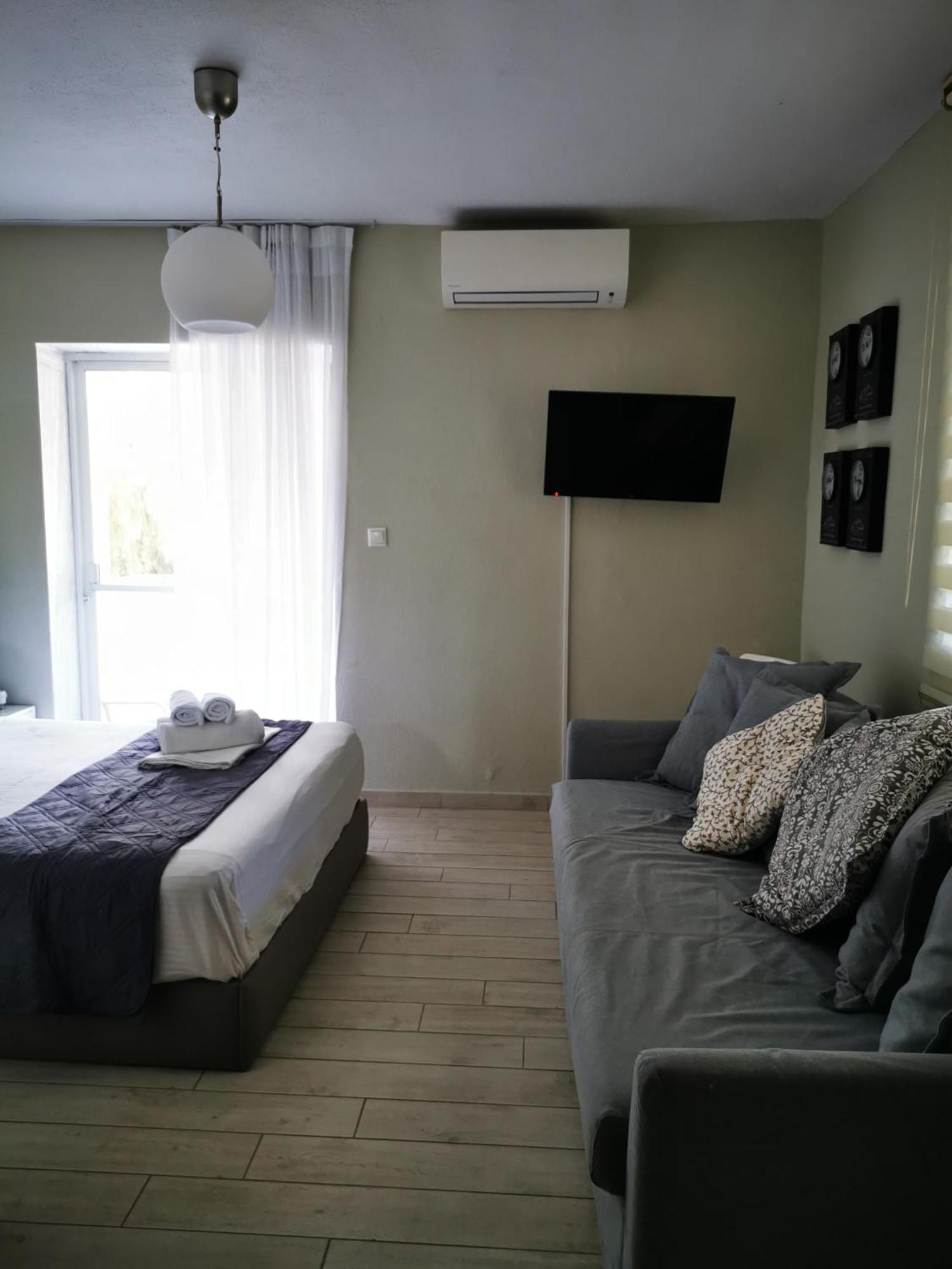 Frau Irenes Haus Apartment Sarti Bagian luar foto