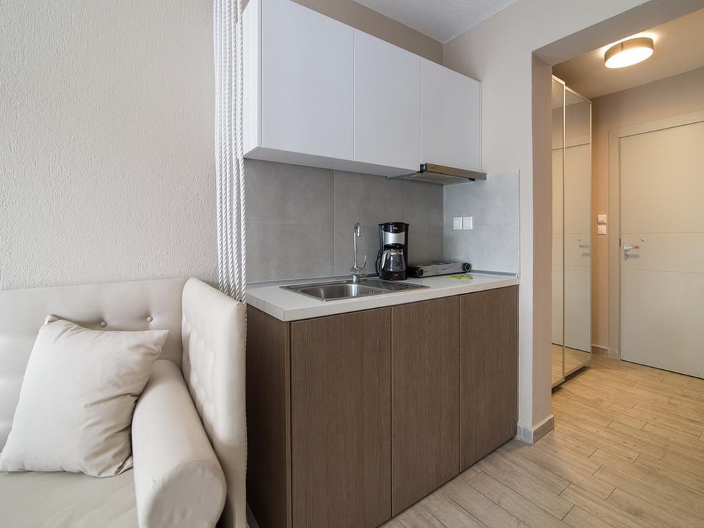 Frau Irenes Haus Apartment Sarti Bagian luar foto
