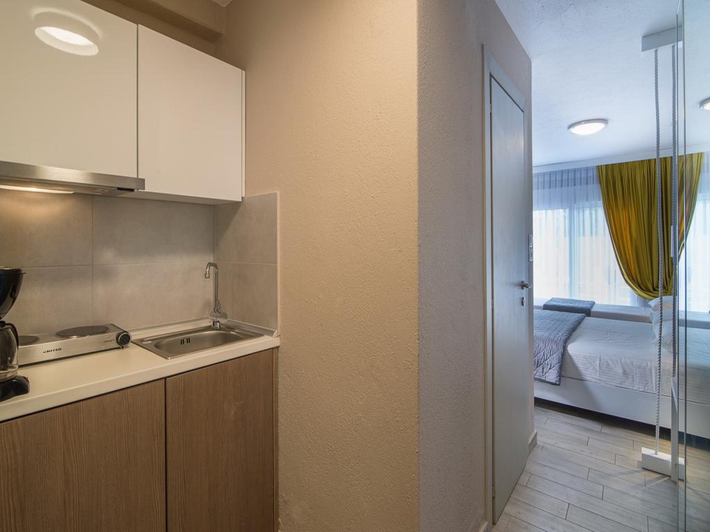 Frau Irenes Haus Apartment Sarti Bagian luar foto
