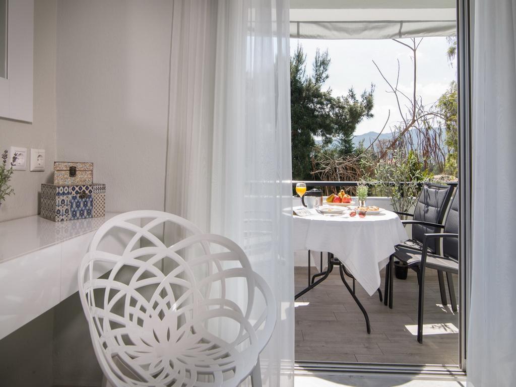 Frau Irenes Haus Apartment Sarti Bagian luar foto